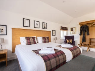 Lodge-3-Luxury-Bedroom