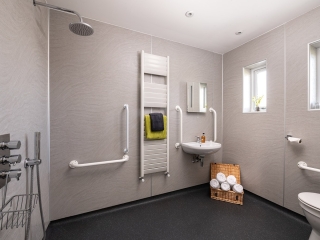 Lodge-6-Accessible-Bathroom